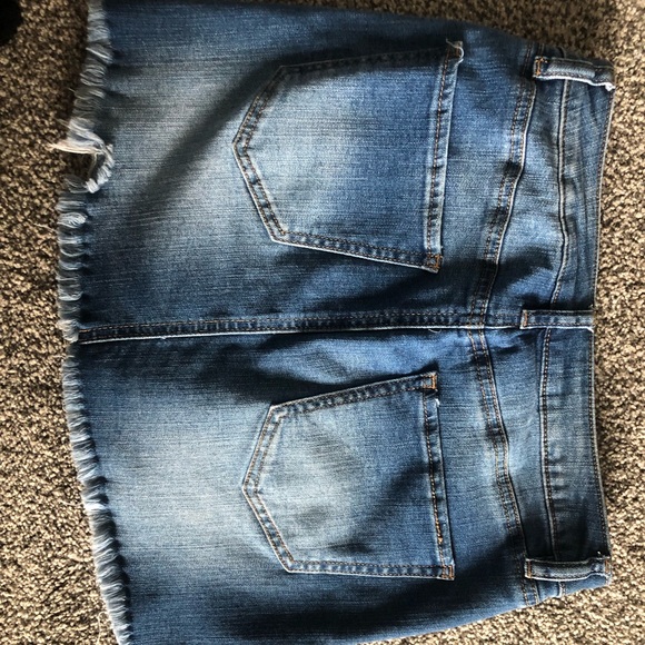 S Jean Skirt - Picture 2 of 4